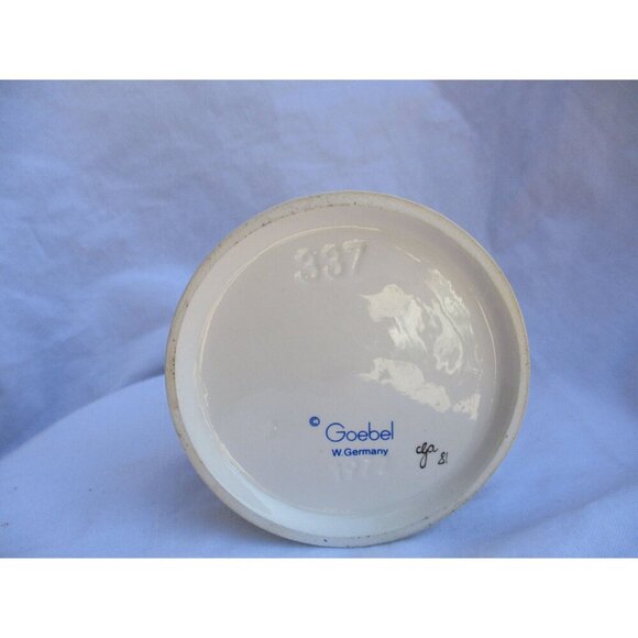 Hummel‎ Goebel figurine Cinderella #342 Mother's Day gift collectible Bird lover - Picture 5 of 6